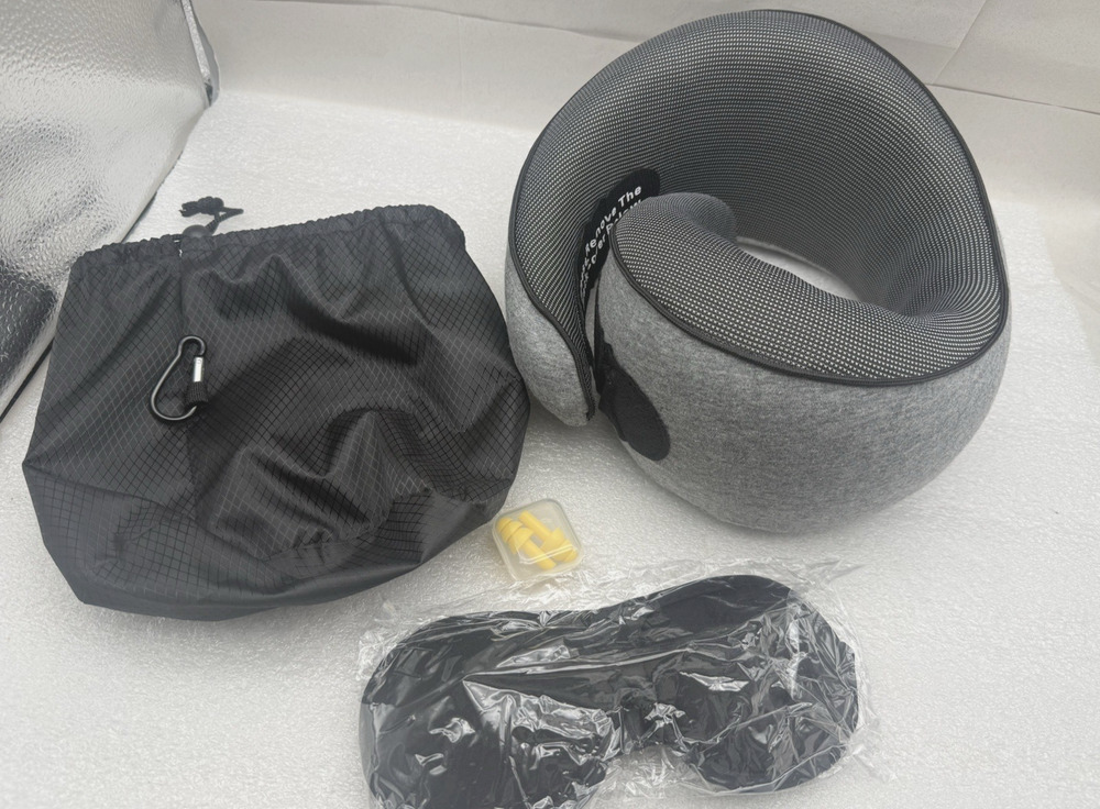 Neck Pillow Airplane, Travel Pillow, Memory Foam Pillow, w/ EyeMask & earplugs..